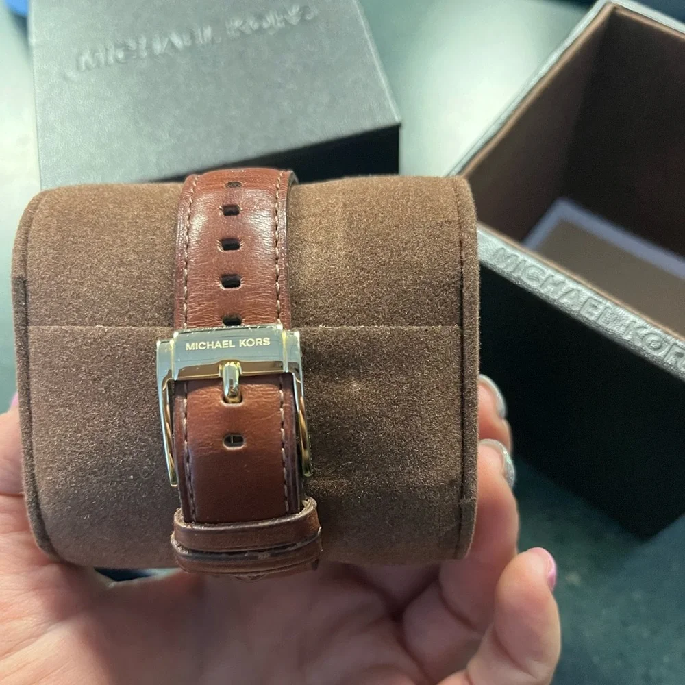 MK WATCH - Picture 7 of 7